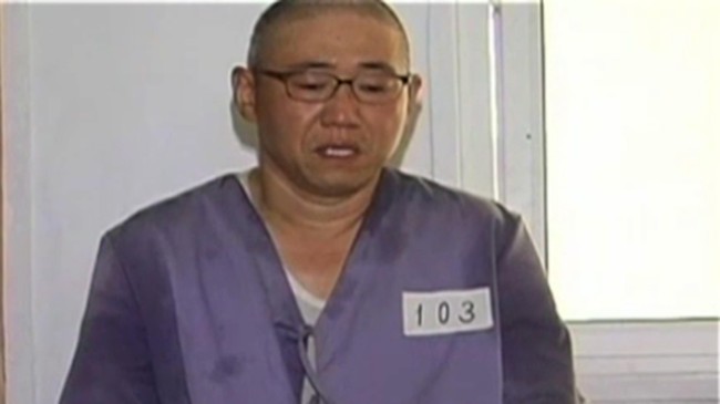 Dari pagi hingga malam menjelang, Kenneth Bae dipaksa kerja di ladang, mengangkat batu dan menyekop batu bara. Hampir dua tahun dia menjalani hukuman itu.