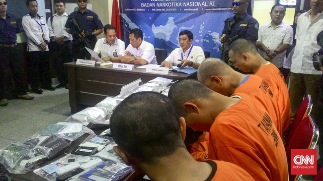 Kepala BNN, Budi Waseso mengatakan hasil penangkapan 12 kg sabu ini diklaim menyelamatkan 61.535 masyarakat di Indonesia.