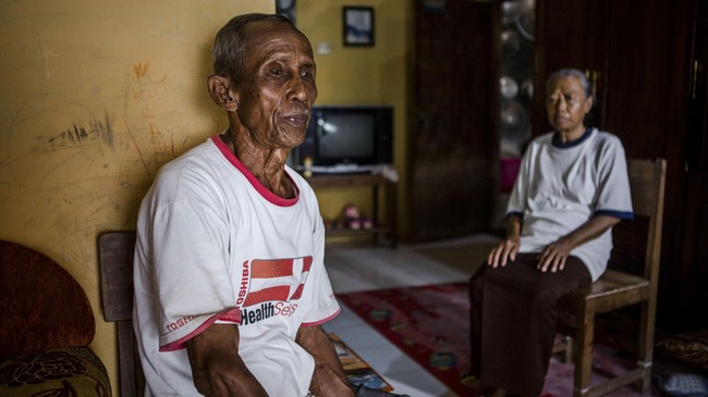 Nisan Korban Tragedi 1965 di Hutan Jati Plumbon