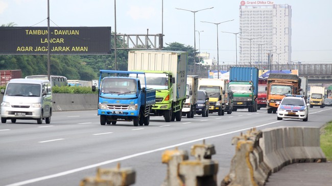 Terdapat lonjakan kendaraan arus balik libur panjang sebanyak 26.042 kendaraan di Gerbang Tol Cikarang Utama menuju Jakarta pada Sabtu (7/5).