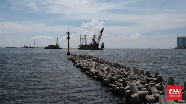 Wakil Ketua Renaissance Foundation Amir Hamzah menyatakan Pemprov Jakarta tidak memiliki dasar hukum jelas dalam proyek reklamasi di pantai utara Jakarta.