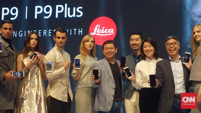 Huawei membantah yang menyebut bahwa mereka akan membuat ponsel dengan layar lengkung seperti Samsung dan LG.