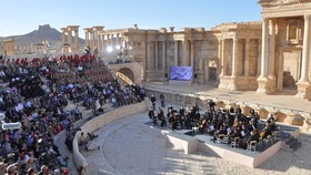 Orkestra Rusia Gelar Konser Kejutan di Palmyra