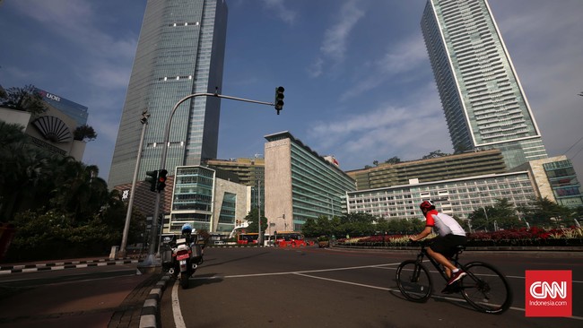 Kepadatan masih terjadi di ruas tol menuju luar kota seperti Puncak dan Bogor dan menuju beberapa tempat wisata.