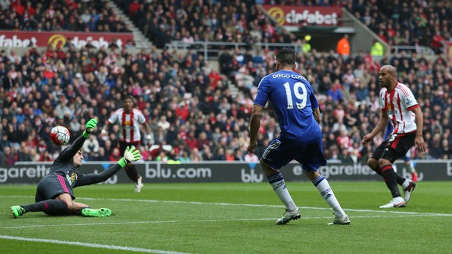 Chelsea unggul 2-1 atas Sunderland hingga jeda babak pertama lanjutan Liga Primer Inggris di Stadion Light, Sabtu (7/5).
