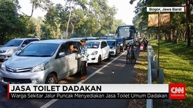 Warga Sewakan Jasa Toilet Umum Dadakan