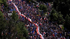 Ribuan Demonstran Polandia Unjuk Rasa Antipemerintah
