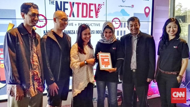 Telkomsel mencari para pengembang muda yang bisa membuat aplikasi bermanfaat untuk warga desa.