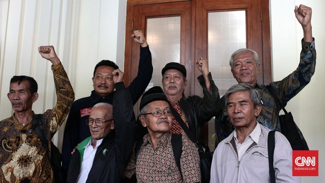 Negara harus memberikan rehabilitasi umum dan memberi ganti rugi atau kompensasi secara layak kepada korban Tragedi 1965.