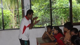 Bertemu Petani yang Menjadi Guru untuk Si Tuli Bisu