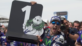 Jorge Lorenzo Juara MotoGP Italia dengan Dramatis