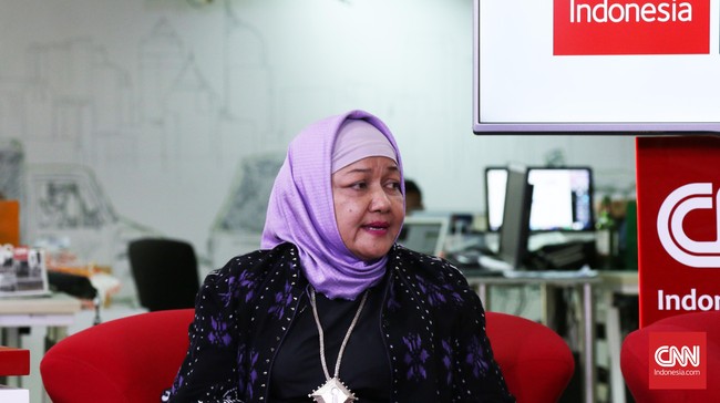 Kemenperin akan meluncurkan sepatu pria bermerek Equator pada bulan Juli 2016. Sepatu ini merupakan implementasi program national branding.