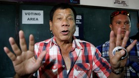 Terpilih Presiden, Duterte akan Tertibkan Karaoke di Filipina