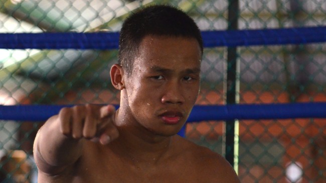 Daud Yordan menang TKO atas petinju Thailand Rachata Khaophimai di pertandingan tinju perebutan gelar juara WBC Asian Boxing Council Silver kelas ringan super.