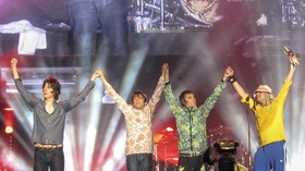 Karena Celana Kulit, Slash Gagal Jadi Personel Stone Roses