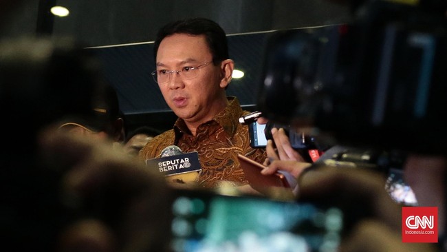 Ahok mengatakan lebih dari setengah anggota Teman Ahok tak keberatan jika dirinya ikut PDIP. Namun, Ahok memilih jalur independen.