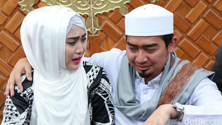 Dua kali sakit, putra sulung Ustaz Solmed yang baru berusia lima tahun akhirnya dipulangkan dari pesantren.