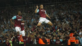 Liga Europa, Pertandingan Pertama West Ham di Stadion Baru