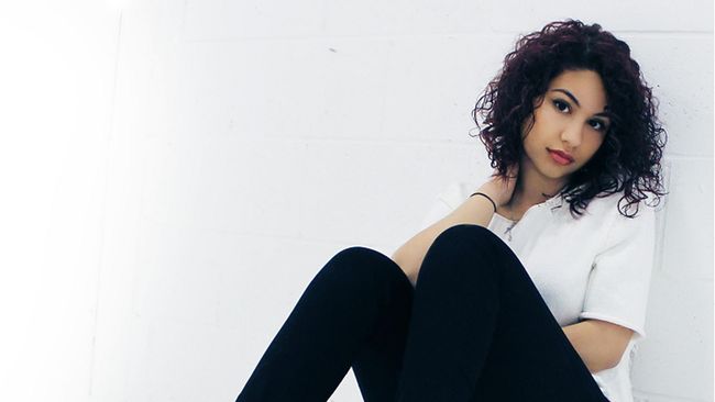 “Chris Martin menanyakan kepada agen kami apakah kami bersedia (konser bareng) dan saya seperti berkata, ‘ya, ya, ya," kata gadis Kanada ini.