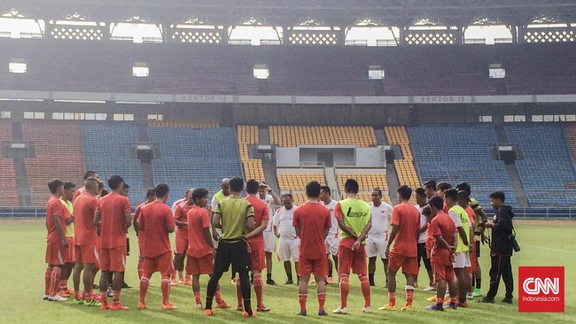 Manajemen Persija Jakarta yang buruk menjadi indikator anjloknya prestasi tim Ibu Kota dalam kurun lima tahun terakhir di kompetisi sepak bola nasional.