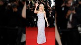Baju-baju Menawan di Karpet Merah Cannes Berbagai baju menawan hadir di festival film bergengsi ini. Mulai dari long dress hingga celana monokrom tampil di red carpet Cannes Film Festival 2016.