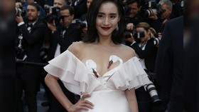 Ada 'Kobra' dan 'Angsa' di Karpet Merah Cannes
