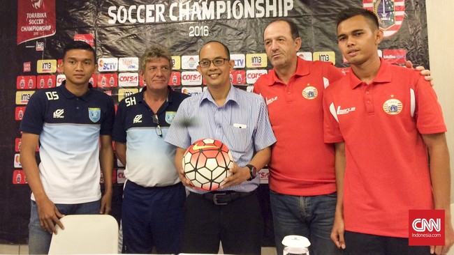 Bintang muda Persela Lamongan Dendi Sulistyawan siap memberikan ancaman kepada penjaga gawang Persija Jakarta Andritany Ardhiyasa.