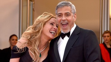 Bestie Banget! Ini Nama Kontak George Clooney di Ponsel Julia Roberts