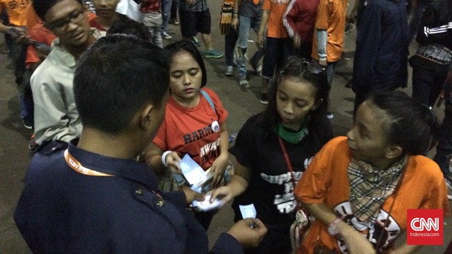 Ketua Panpel Persija, Bobby Kusumahadi mengatakan, pihaknya kini tengah menunggu proses administrasi terkait izin sewa di Stadion Wibawa Mukti, Cikarang.
