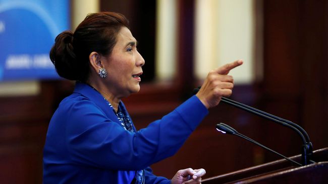 Susi di Sidang Interpol: Pencuri Ikan Juga Bawa Narkotik Menurut Menteri KKP Susi Pudjiastuti, kejahatan pencurian ikan sering dibarengi dengan penyelundupan berbagai barang termasuk narkotik.
