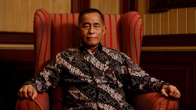 Merujuk keberadaan komando distrik militer, Komisi I menilai kantor pertahanan daerah tidak efektif dan efisien.