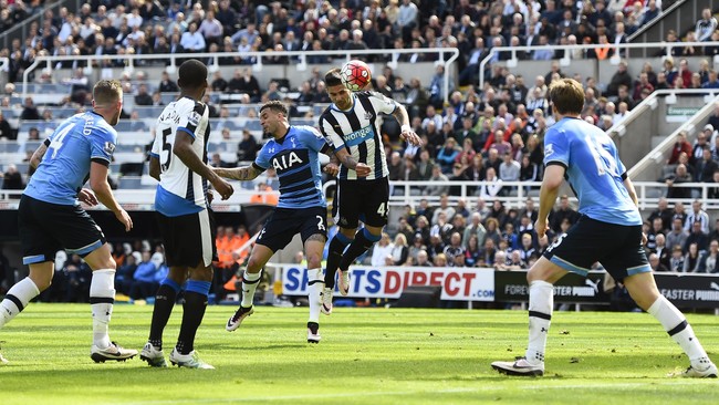 Dengan 10 pemain, The Magpies kalahkan Tottenham Hotspur dengan skor telak 5-1 pada laga pamungkas Liga Primer Inggris di Stadion St James Park.