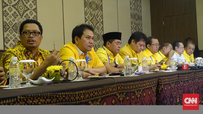 Dari total 45 pemegang hak suara yang terdiri dari perwakilan DPD I dan II serta ormas, baru 12 yang sudah menyampaikan pandangan umumnya.