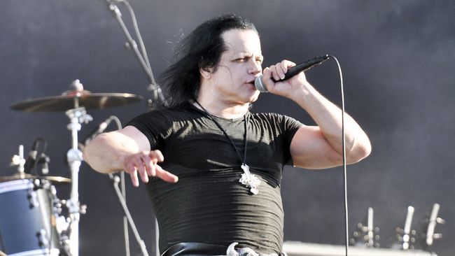 Drummer dan pencetus terbentuknya Slayer, Dave Lombardo, akan bergabung dengan Misfits selama konser reuni pada September mendatang.
