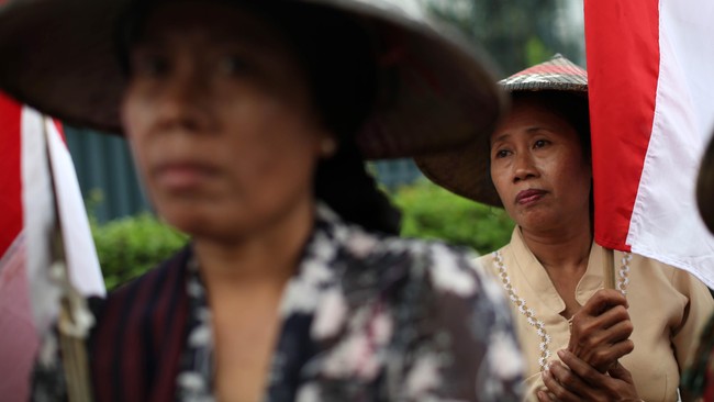 Oxfam Indonesia menyatakan sekitar 7,3 juta perempuan petani menjadi tulang punggung di sektor pertanian dan berkontribusi pada kedaulatan pangan nasional.