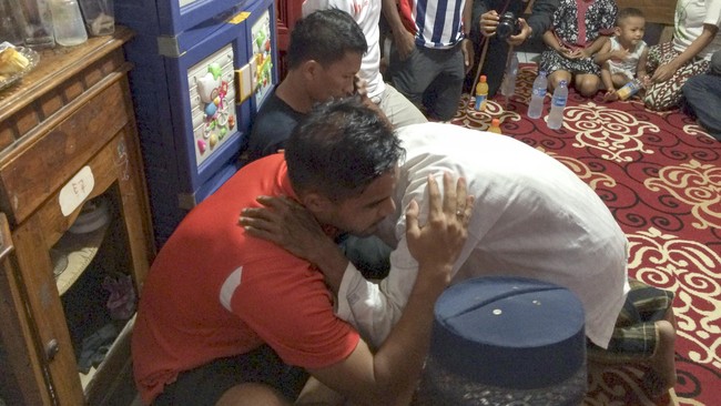 Kepolisian sedang mendalami luka-luka yang berada di tubuh Eja, suporter Persija yang disebut tewas akibat dipukuli polisi.