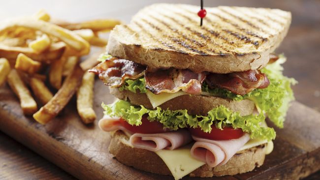 Delapan Menu Diet Yang Ternyata Berkalori Tinggi Delapan Menu Diet Yang Ternyata Berkalori Tinggi