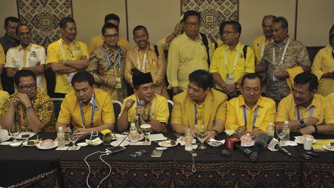Munaslub Golkar dengan agenda pemilihan Ketua Umum dikebut hingga tengah malam dengan agenda pemilihan Ketua Umum.