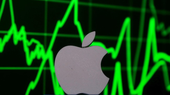 Titik terang di bursa AS adalah saham Apple, yang melompat 2,55 persen setelah dua operator melaporkan permintaan yang kuat untuk smartphone terbarunya.