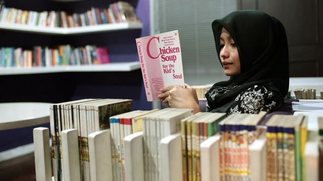 Jatuh setiap 8 September, Hari Aksara Internasional menjadi momen untuk menggalakkan minat baca. Tahun ini, HAI berhadapan dengan tantangan di era digital.