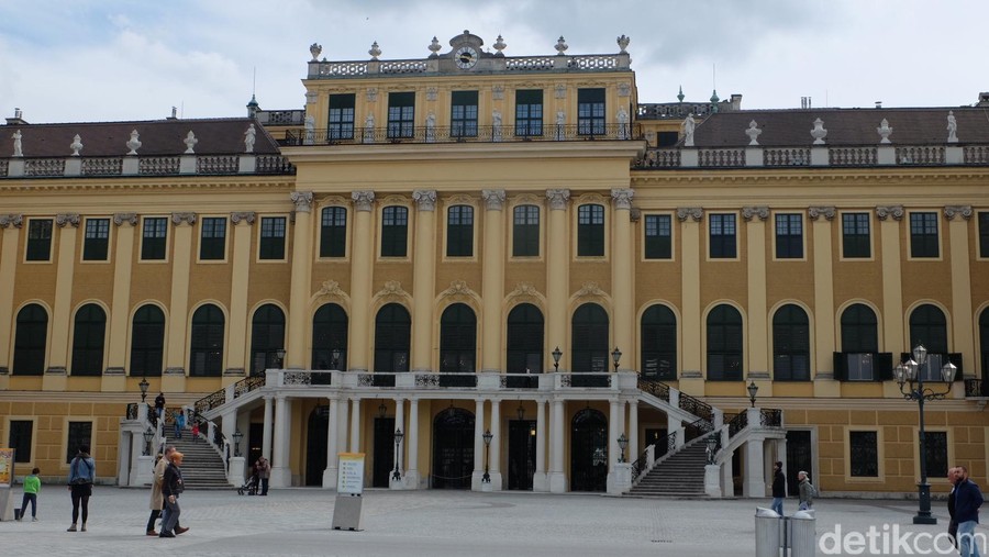 Kemewahan Istana Terbesar di Austria&comma; Schloss Schonbrunn