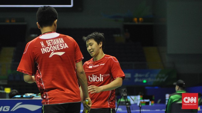 Semasa kecil Markus Gideon menyaksikan Hendra Setiawan bermain lewat televisi, kini ia berduet dengannya di panggung Piala Thomas.