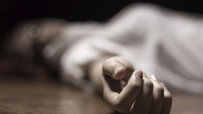 Jasad perempuan dalam kantong plastik di Bogor diduga tewas dicekik berdasarkan hasil visum. Polisi masih berupaya mengejar pelaku.
