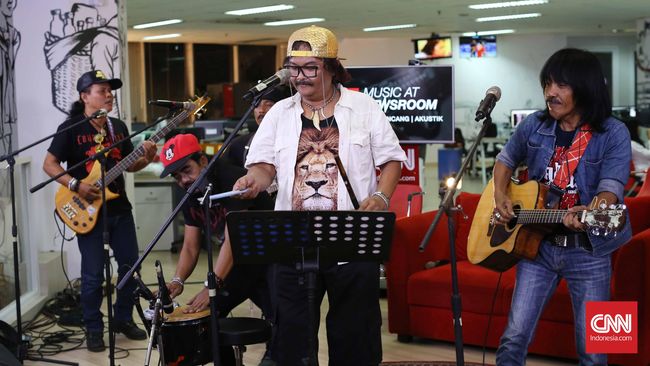 Synchronize Fest 2016 menampilkan lebih dari 100 pertunjukan dari berbagai musisi lintas genre dan generasi, selama tiga malam.
