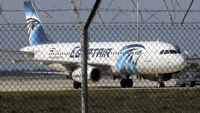 Penyelidik Perancis menyebut ledakan di kokpit kemungkinan besar menjadi penyebab kecelakaan EgyptAir rute Paris-Kairo pada 2016.