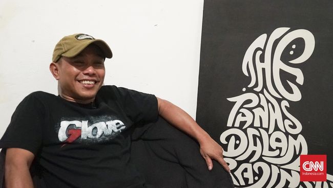 Pidi Baiq “berdakwah” tanpa mendakwahi. Semua nyaman, semua aman, tanpa jadi tertuduh.