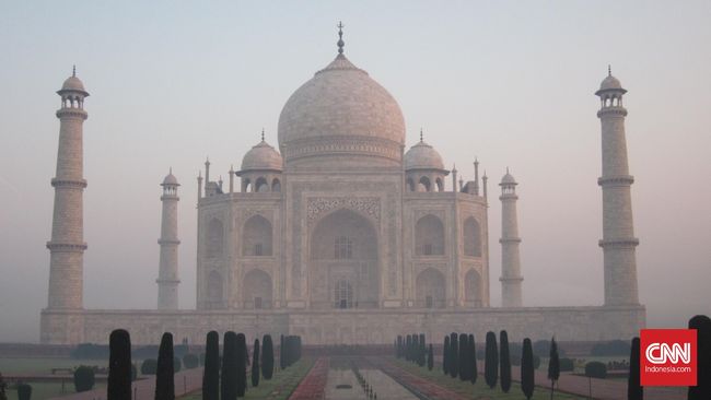 Ada banyak larangan bagi turis yang ingin mengunjungi Taj Mahal, salah satu bangunan paling indah di dunia.