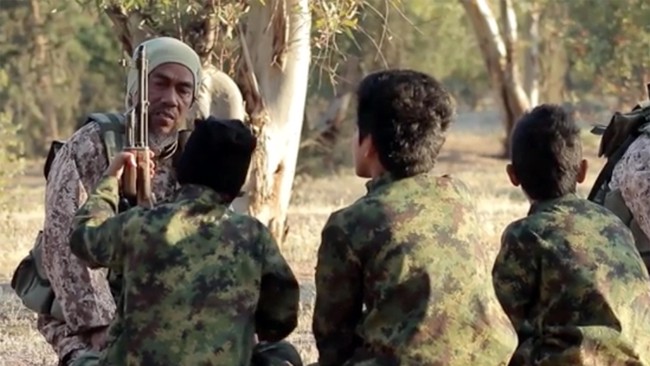 Rusia memulangkan 30 anak pejuang asing kelompok teroris ISIS. Orang tua mereka diyakini meninggal saat bertempur atau dipenjara aparat setempat.