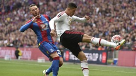 MU Klarifikasi Smalling Keracunan Makanan di Bali