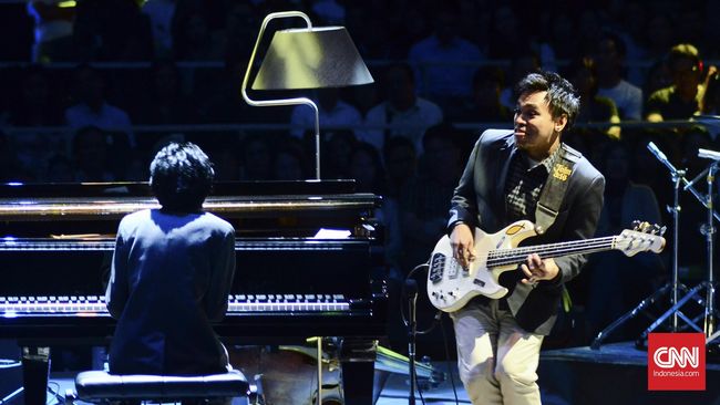 Dengan agensi daring, di mana pelanggan bisa memesan langsung musisi, tidak perlu lagi pihak ke-tiga yang suka memainkan harga.